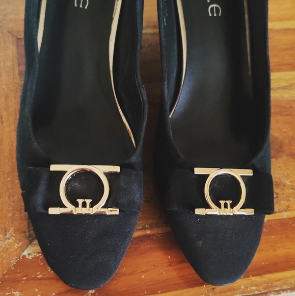 Black imported Block Heel - Picture 10 of 10